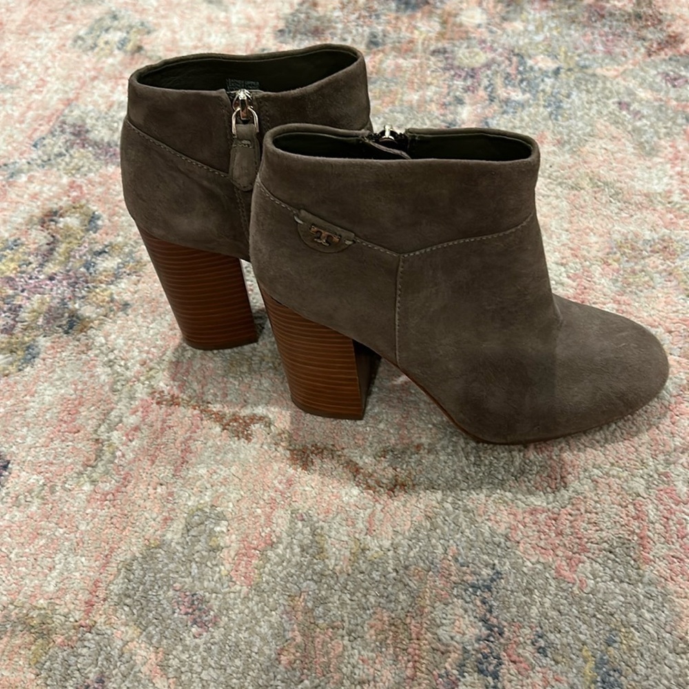 Tory Burch Fulton Booties Boot Ankle Suede Leather Stacked Block Heel Womens 7.5 - Picture 2 of 8
